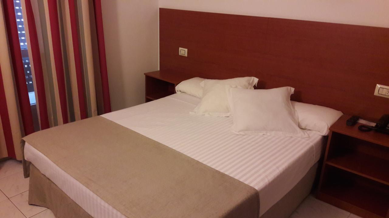 סנשנשו Hotel Torres Tourino מראה חיצוני תמונה