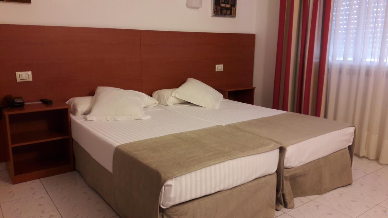 סנשנשו Hotel Torres Tourino מראה חיצוני תמונה